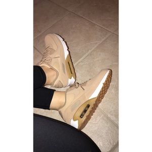 womens tan air max